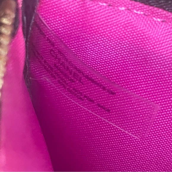 Chanel Beauté GWP Classic Phone Case Cardholder Wallet Pouch Quilted Pattern - Picture 12 of 14